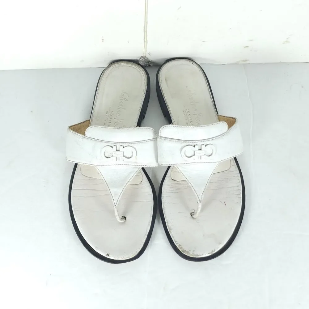 Salvatore Ferragamo Women's US 6,5C White Leather Thong Slip On Flat Sandals